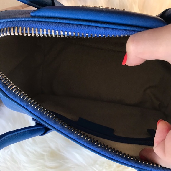 🚫SOLD🚫Givenchy antigona small goatskin satchel - Picture 5 of 10